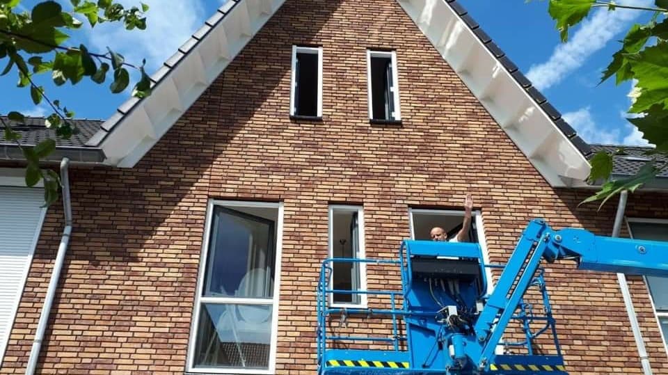 Buitenschilderwerken op een woning